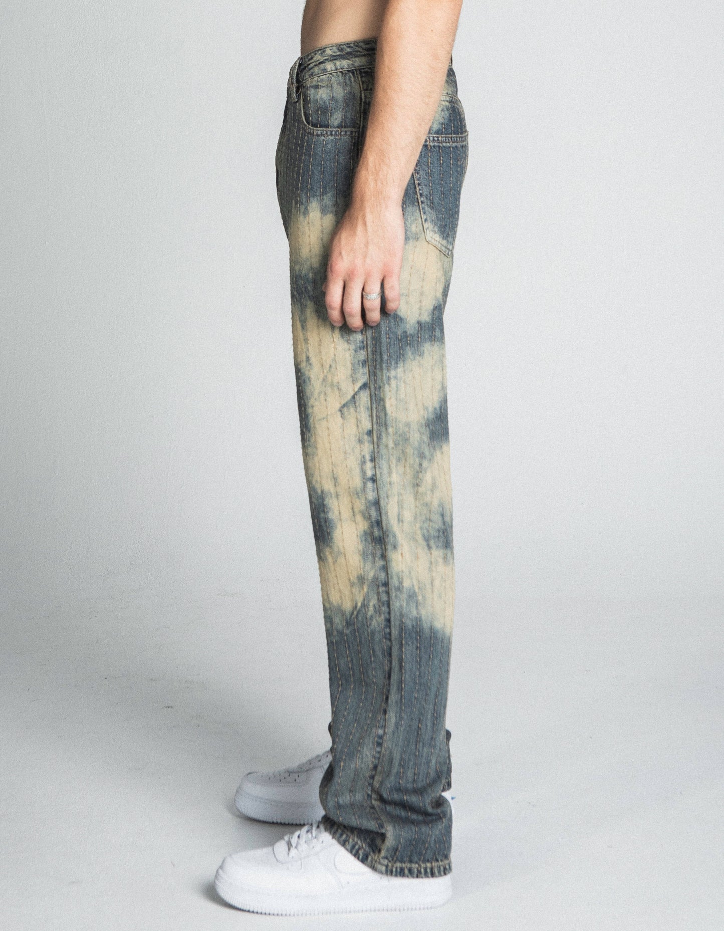 AJ01L-3 VINTAGE THREAD LINE LOOSE JEANS