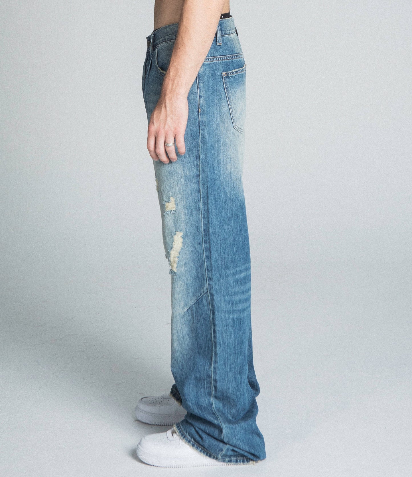 AJ09-3 CLASSIC BLUE LIGHTLY DISTRESSED BAGGY JEANS