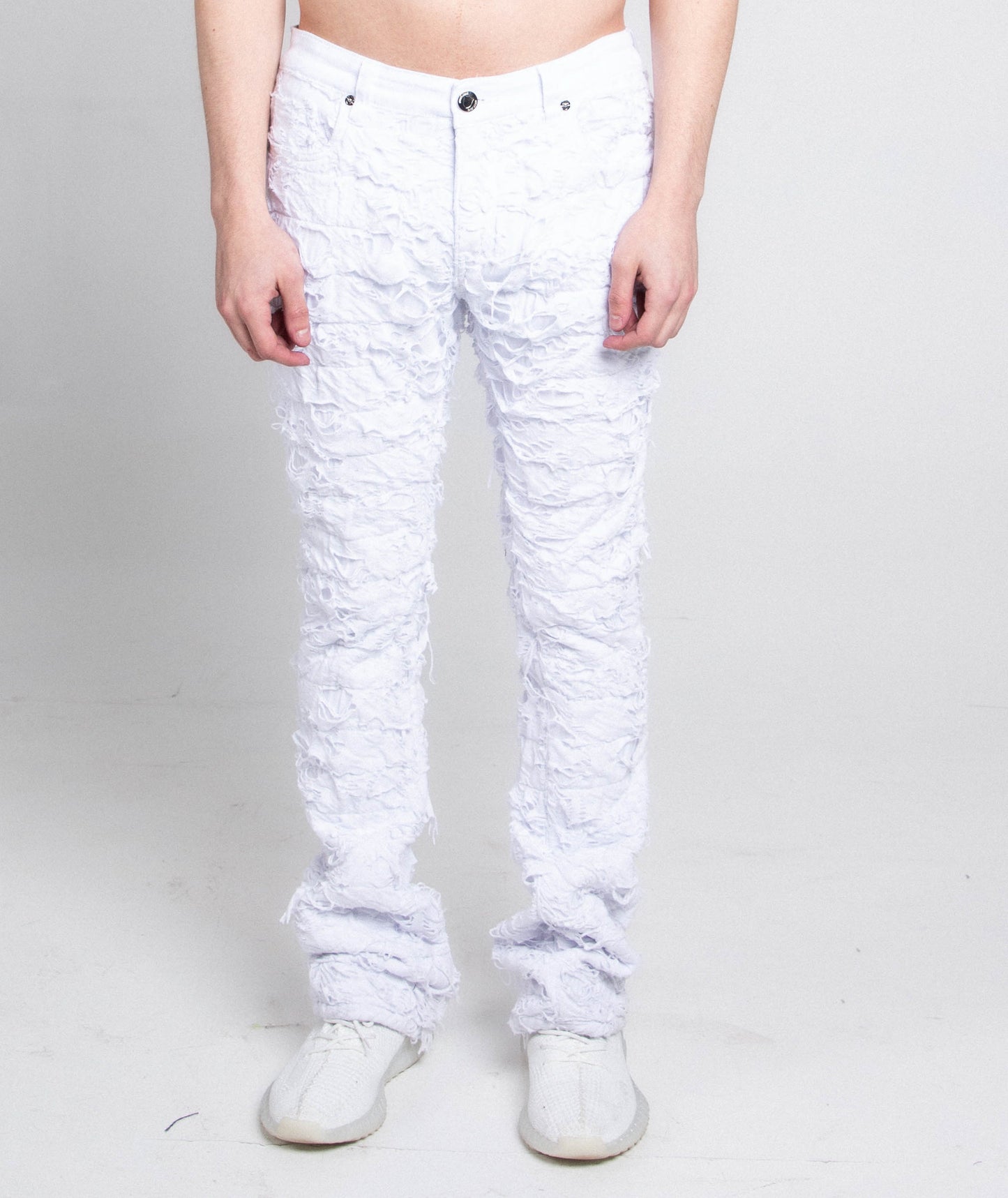 AR704 WHITE FRAYED STACKED JEANS